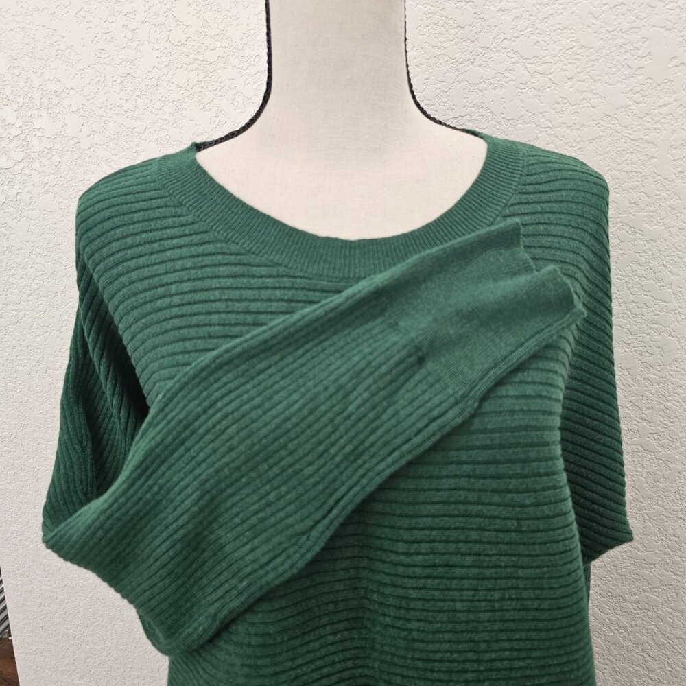 Beautiful Green Sweater from Pink Clover (Stitch Fix) - Picture 3 of 7